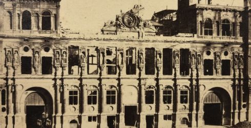 Photograhpie des ruines de l'Htel de Ville, 1871. Archives de Paris, 11Fi 2063.