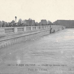 Carte postale du pont de l’Alma, 8Fi 11.